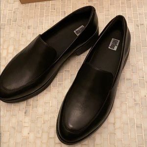 BRAND NEW Fitflop Talia leather loafers